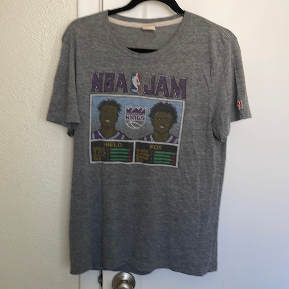 Sacramento Kings T-shirt, mens medium